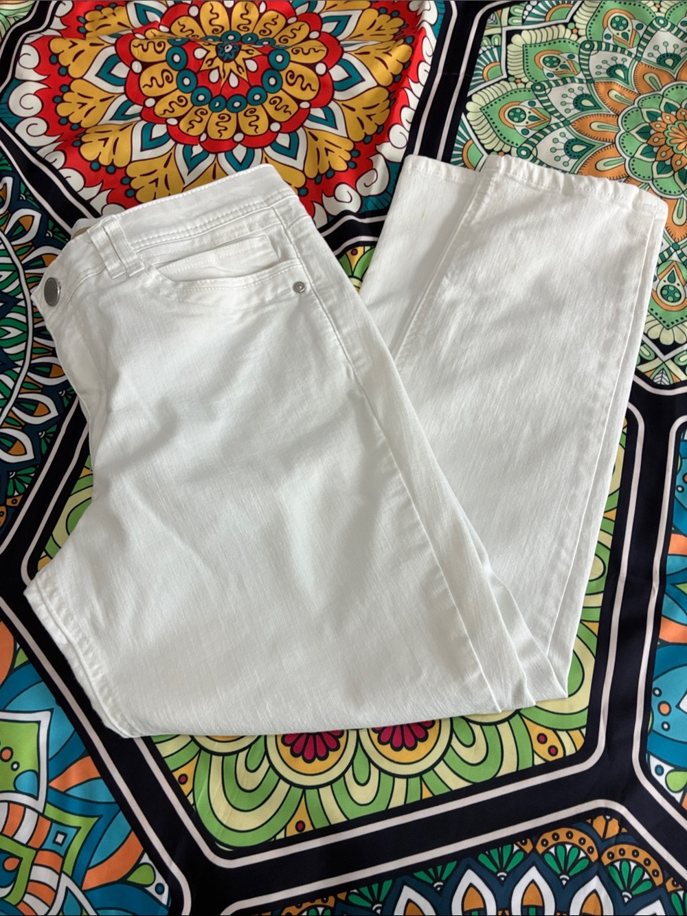 Democracy White Cropped Jeans - Picture 2 of 7